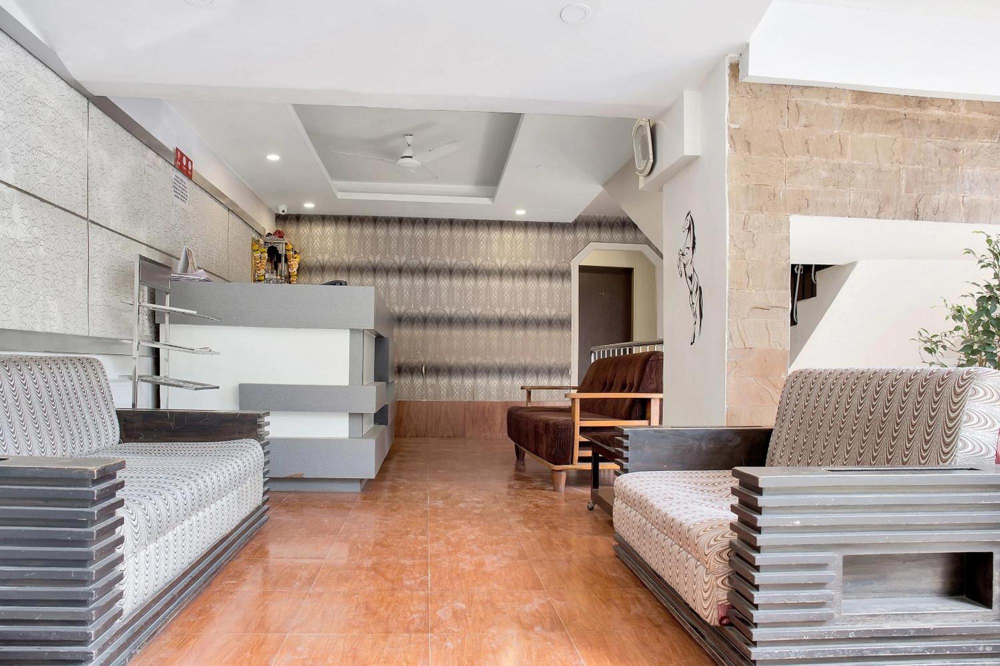 O Rana Residency Near Western Express Highway Metro Station Hotel