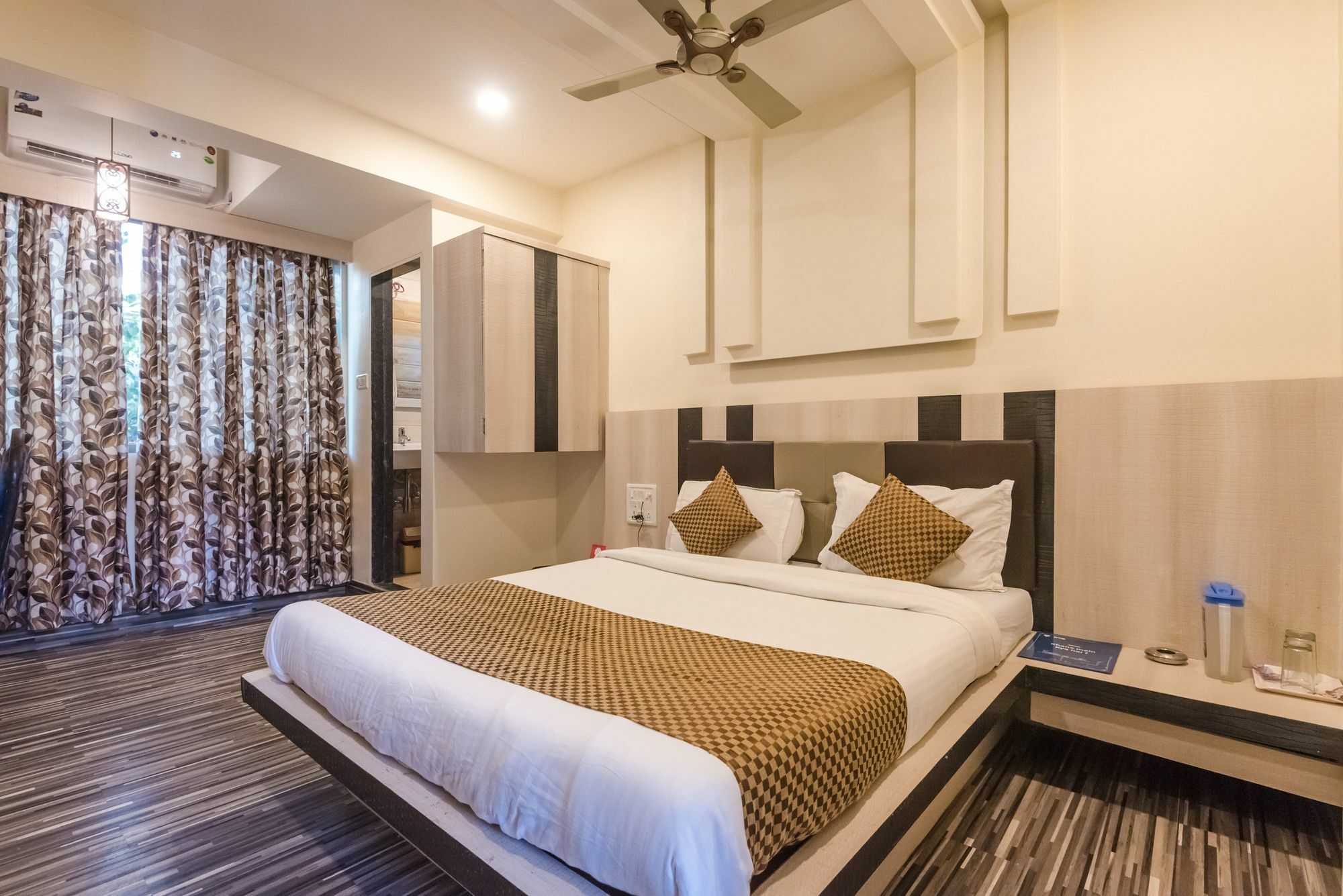 Hotel O Rana Residency Near Western Express Highway Metro Station